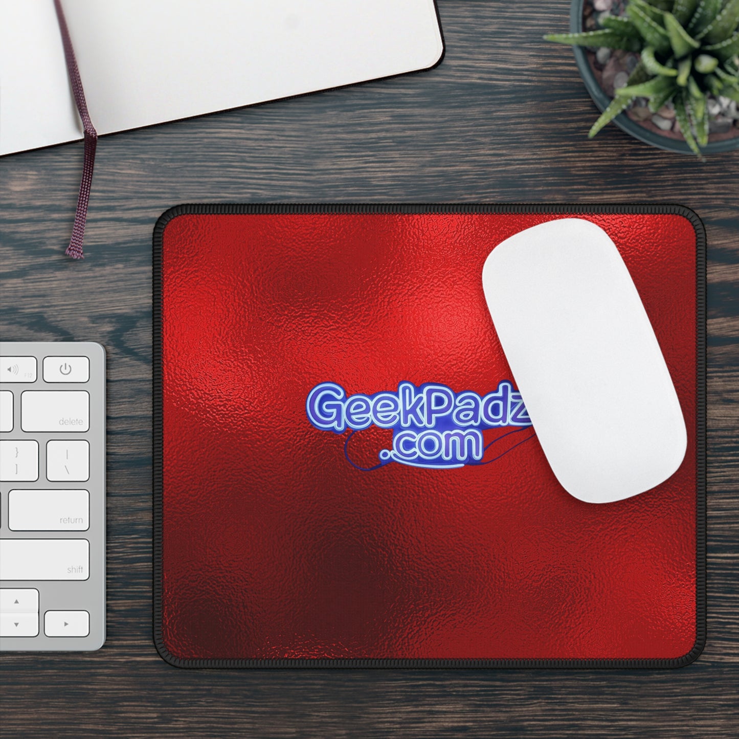 GeekPadz.com Mouse Pad – Where Every Click Begins Your Next Adventure!