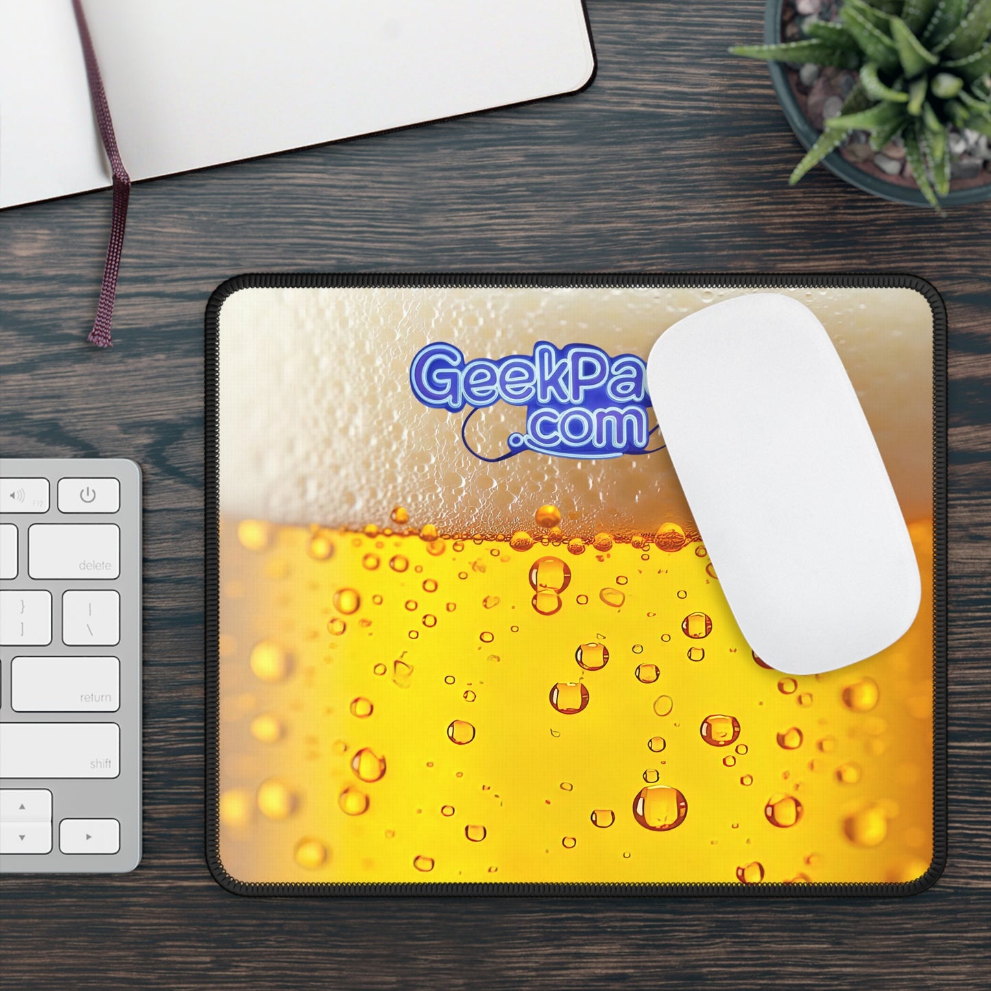 GeekPadz.com Mouse Pad – Where Every Click Begins Your Next Adventure!