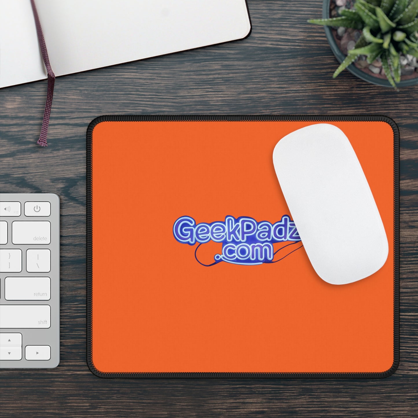 GeekPadz.com Mouse Pad – Where Every Click Begins Your Next Adventure!