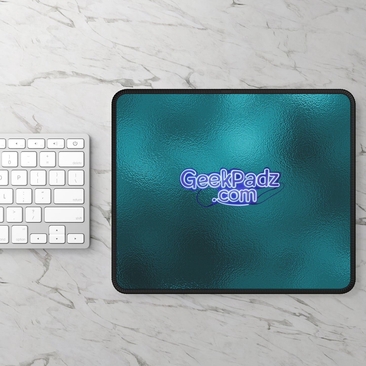 GeekPadz.com Mouse Pad – Where Every Click Begins Your Next Adventure!