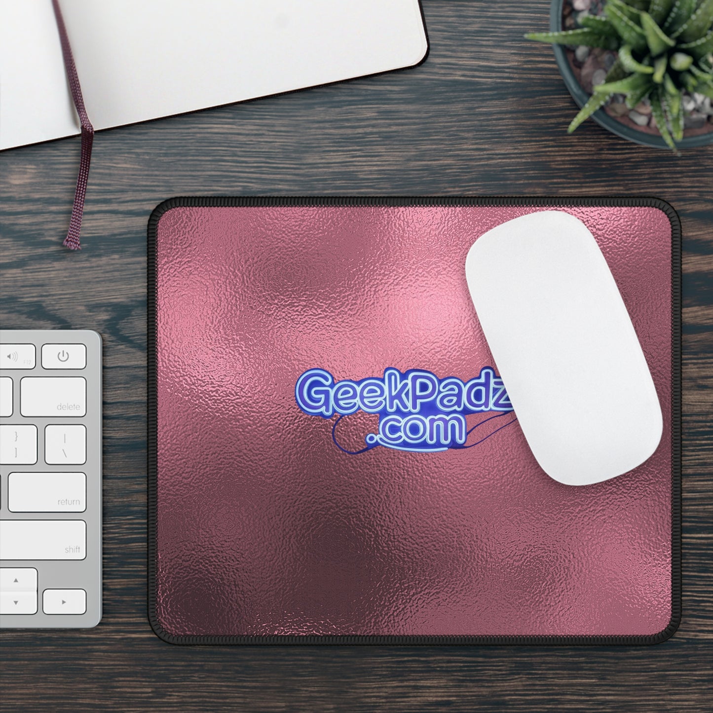 GeekPadz.com Mouse Pad – Where Every Click Begins Your Next Adventure!