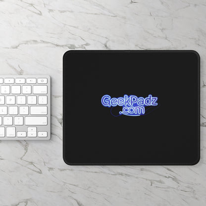 GeekPadz.com Mouse Pad – Where Every Click Begins Your Next Adventure!