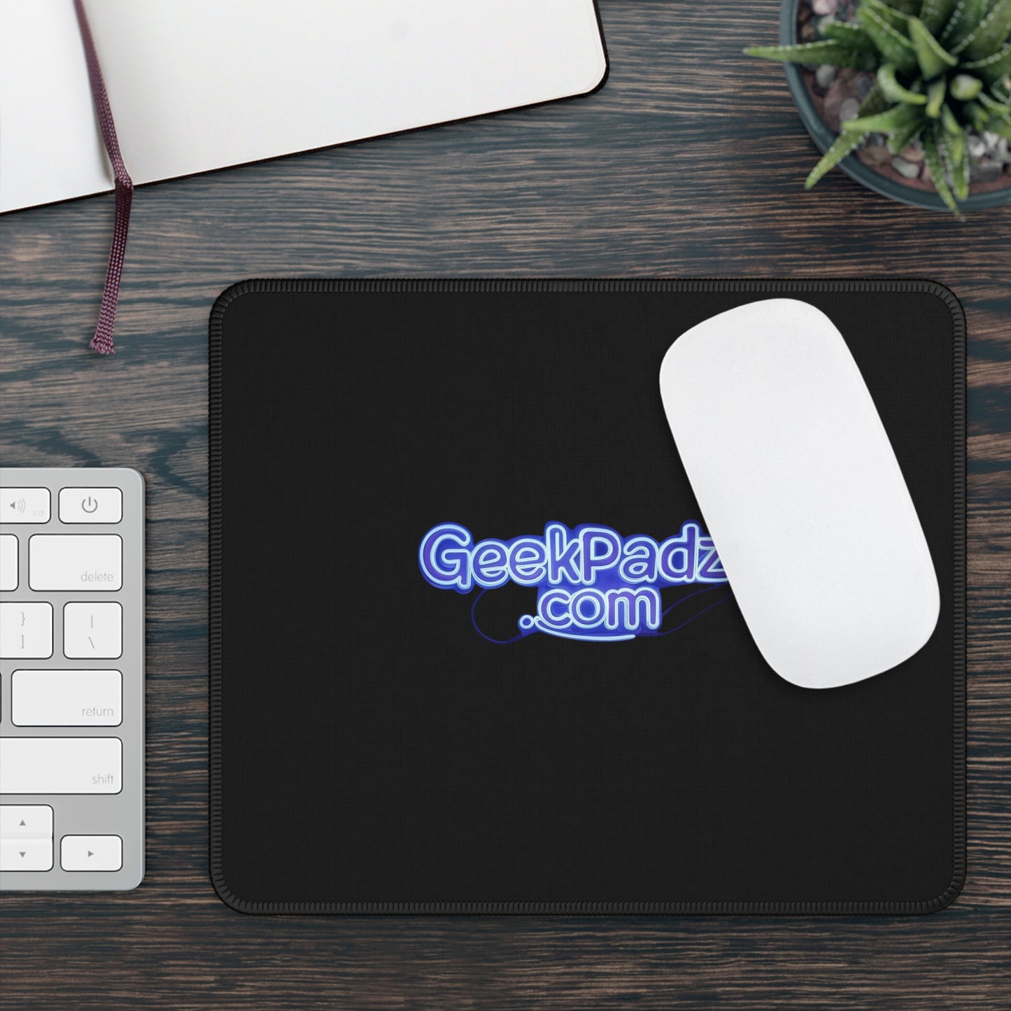 GeekPadz.com Mouse Pad – Where Every Click Begins Your Next Adventure!